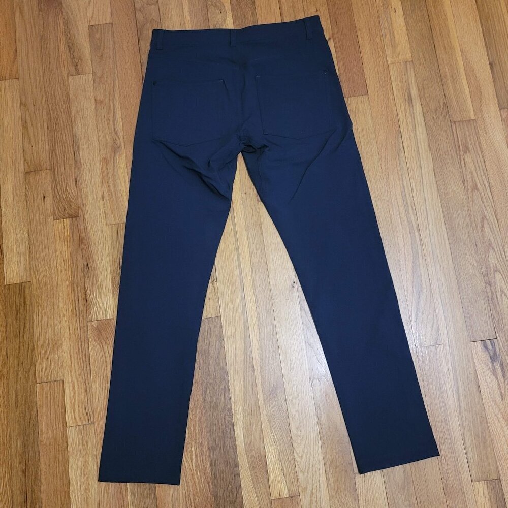 Western Rise Diversion Pant Slim Fit 31" Like New Black Men's Travel Pants - Picture 2 of 3